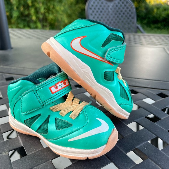 Nike LeBron James X, toddler, 5C - Picture 2 of 7